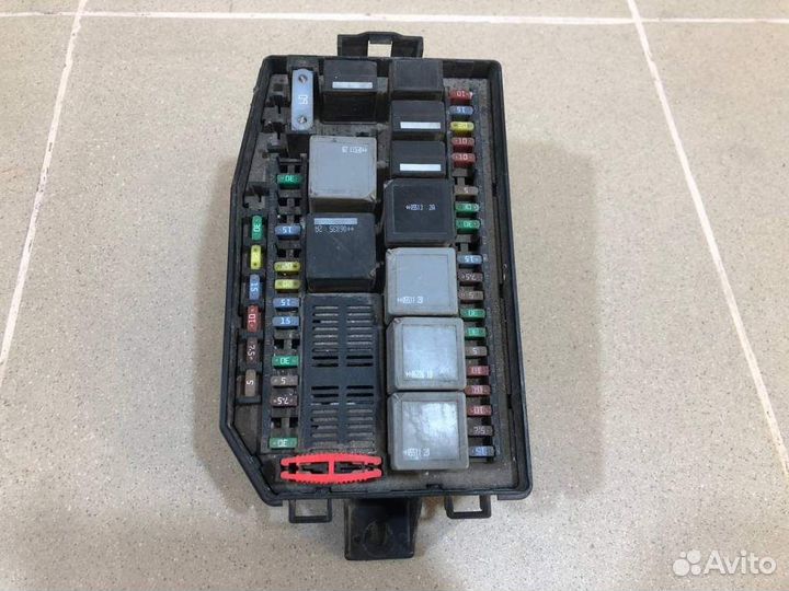 Блок предохранителей Jaguar X-type 2001-2009