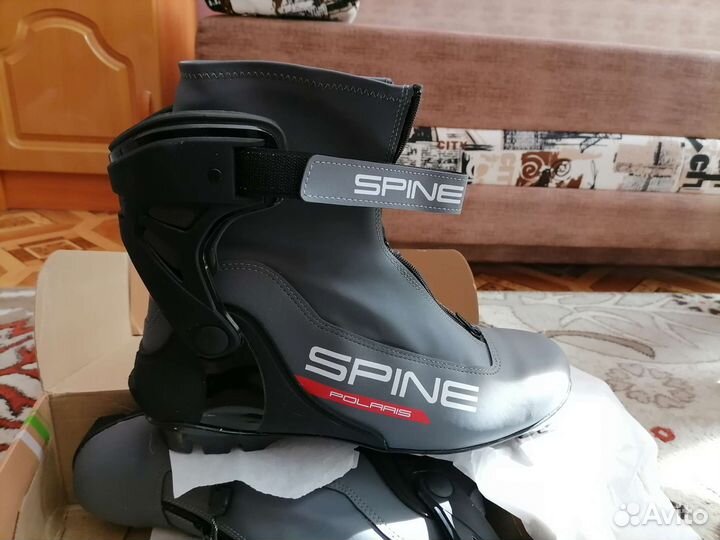Лыжные ботинки коньковые Spine NNN