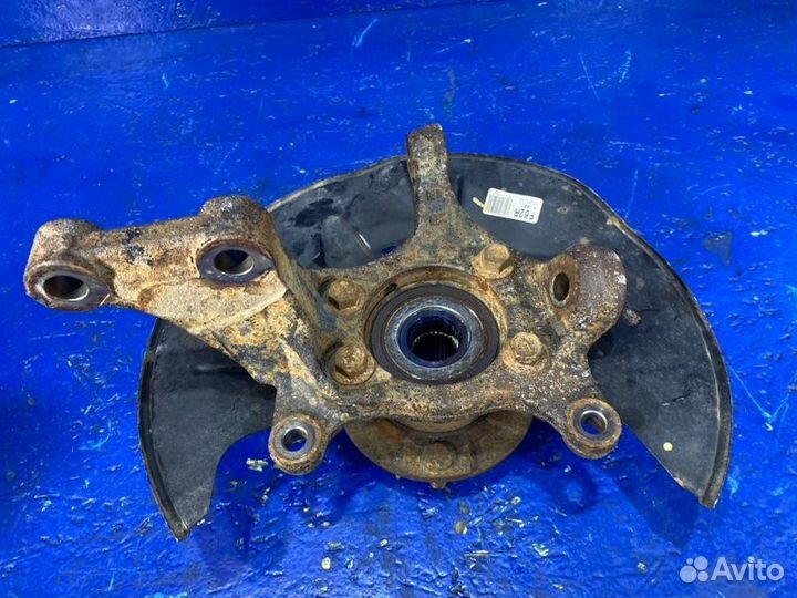 Кулак поворотный передний правый Lexus Nx 300H