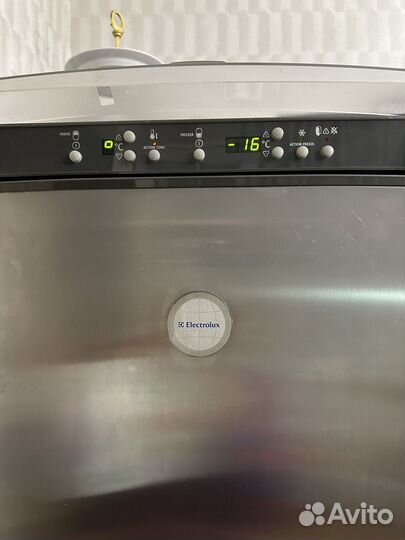 Холодильник electrolux