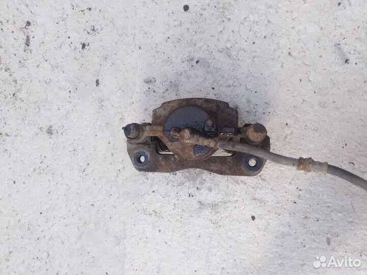 Суппорт мазда 323 протеже