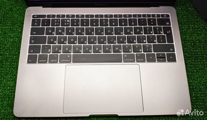 Шикарный Apple MacBook Pro 13 (A1708)