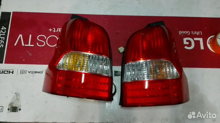 Стоп сигнал мазда демио 97-2001г правый/левый