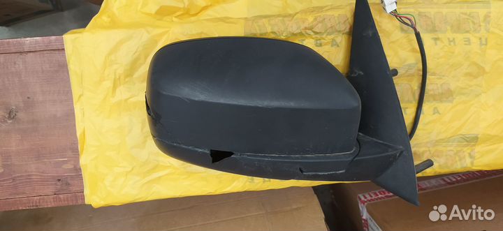 Зеркало правое в сборе на Chevrolet Niva