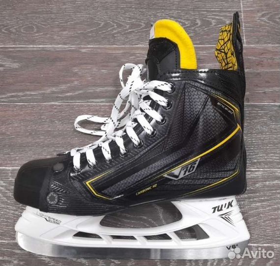 Коньки хоккейные профессиональные