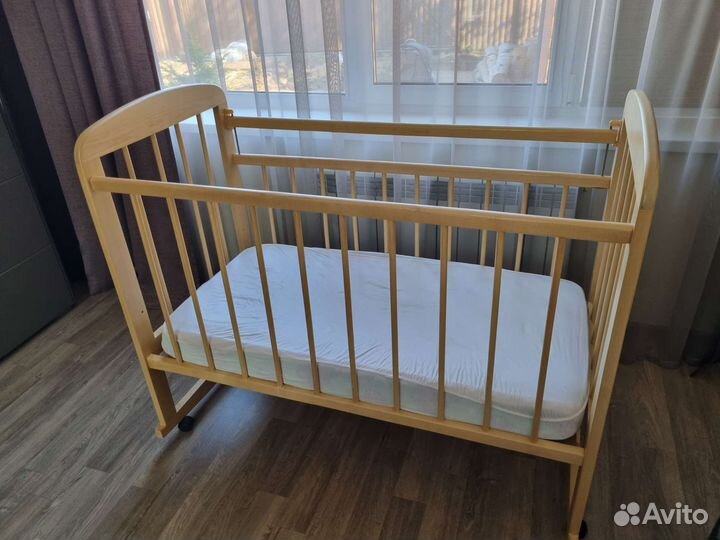 Детская кроватка