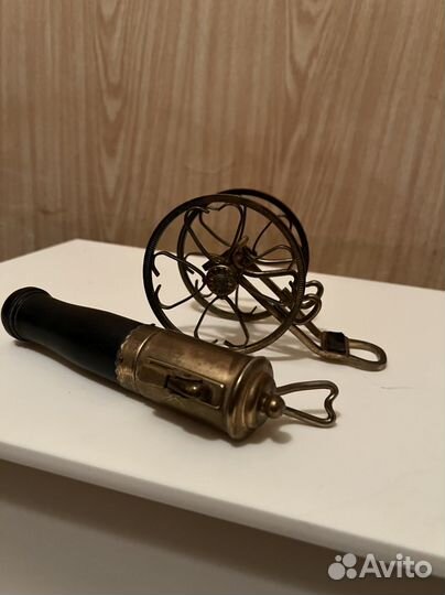 Зажигалка на подставке пушка