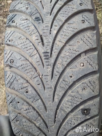 Goodyear UltraGrip 500 215/65 R16 19D