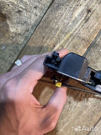 Замок багажника mitsubishi lancer 10