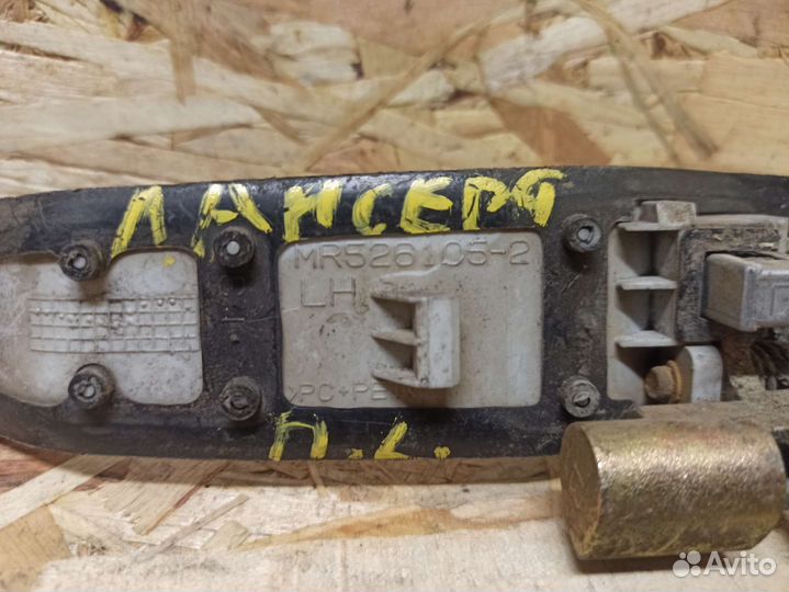 Ручка передняя левая Mitsubishi lancer 9