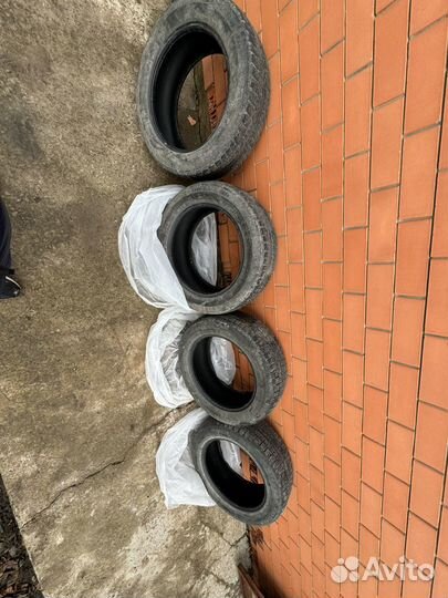 Bridgestone Blizzak Revo GZ 215/60 R17 96S