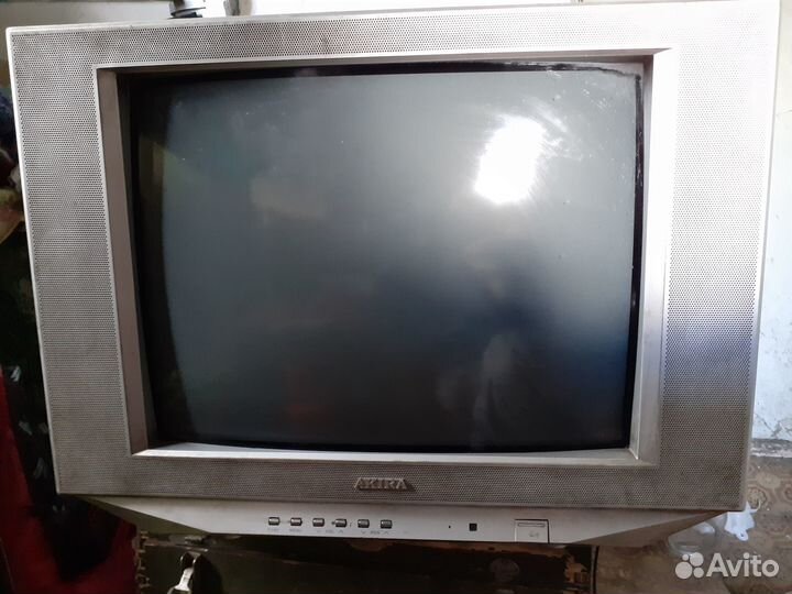 Телевизор бу в рабочем состоянии, без пульта