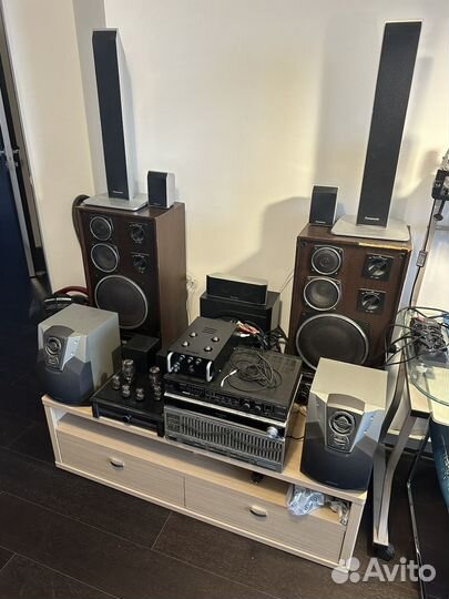 Комбинированный музыкальный центр из трех центров