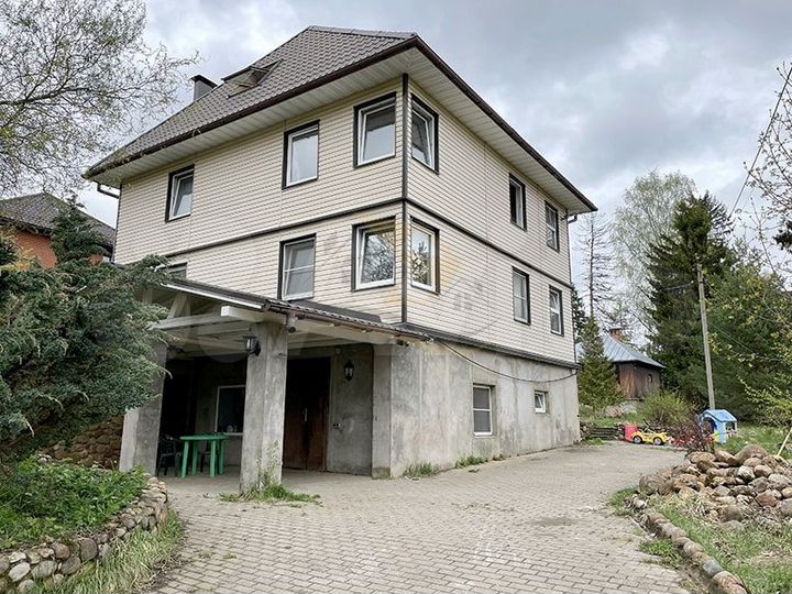 Дом 286 м² на участке 12 сот.