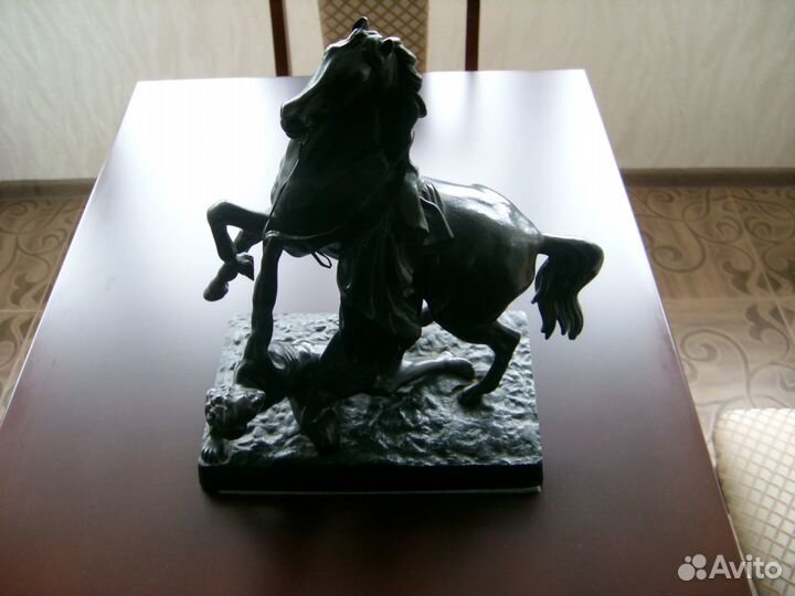 Конь с упавшим всадником Бар Клодт