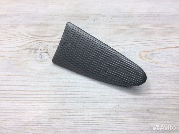 Накладка декоративная левая Mitsubishi Outlander