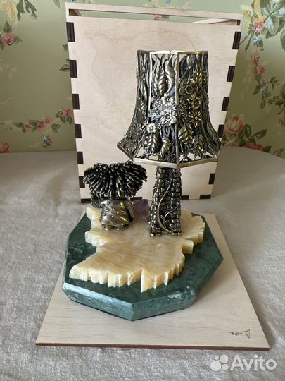 Светильник настольный