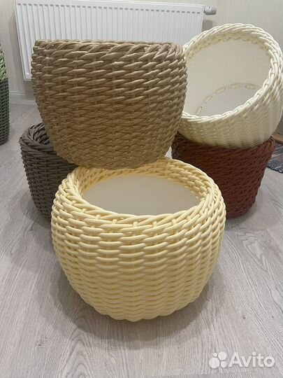 Кашпо из искусственного ротанга