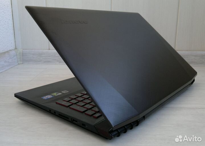 Lenovo (Core i5-4210H, nvidia GTX 860M, SSD, 12Gb)