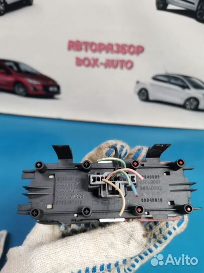 Кнопка аварийной сигнализации Renault Scenic 2