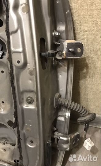 Дверь задняя левая Nissan Bluebird Sylphy G10