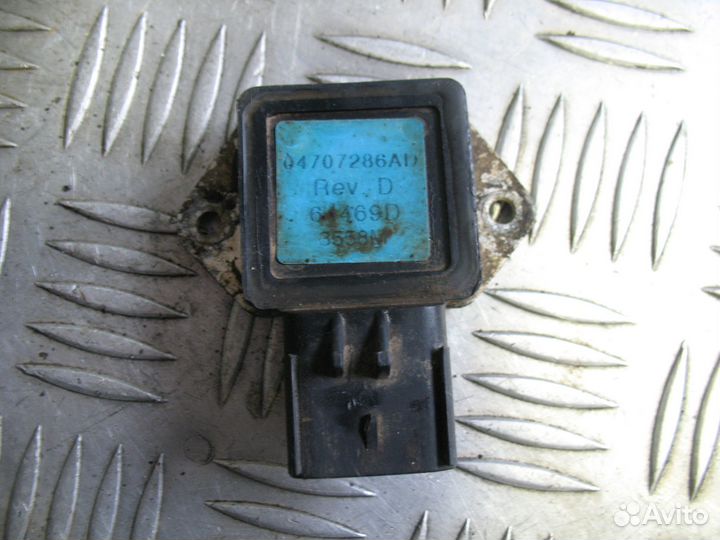 Реле вентилятора Dodge Caravan 3 2.4