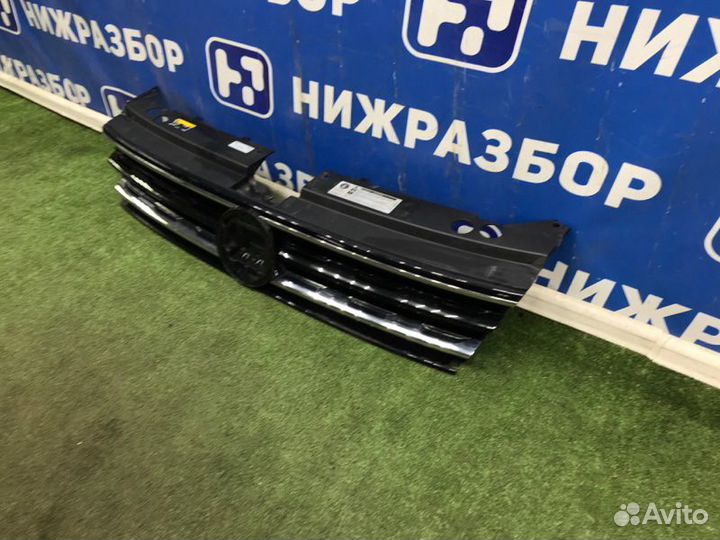 Решетка радиатора передняя Volkswagen Tiguan 2017