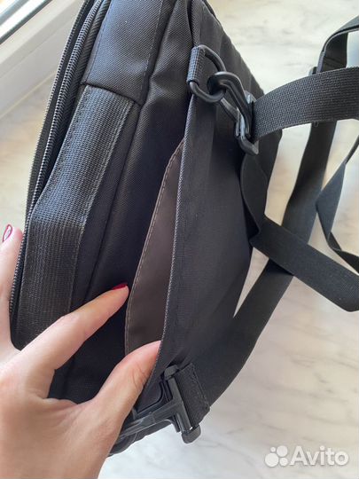 Сумка для нетбука планшета 32 на 22 tucano