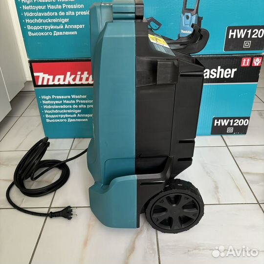 Мойка высокого давления Makita HW1200