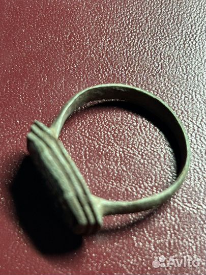 Перстень муж, медь, 17-18 век, с сюжетом