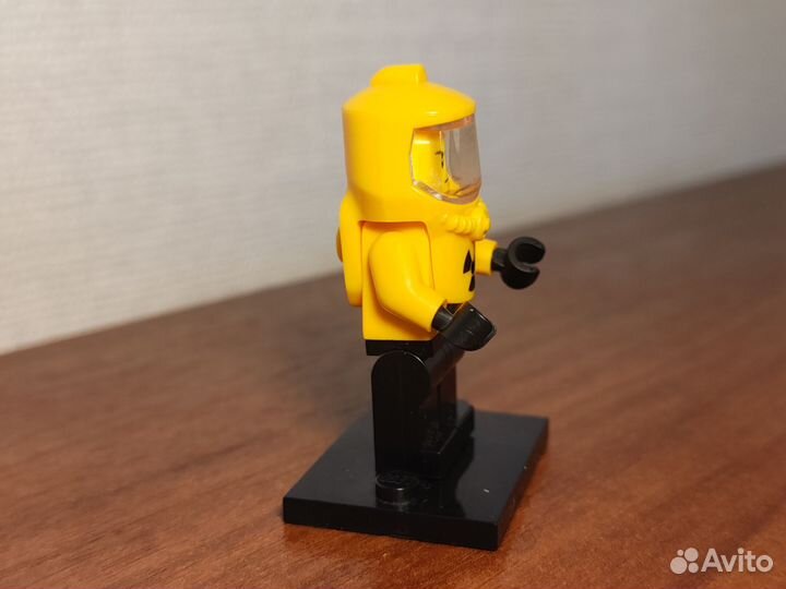 Lego hazmat guy 1 серия минифигурок