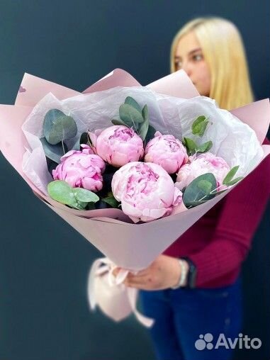 Элегантный букет розовых пионов