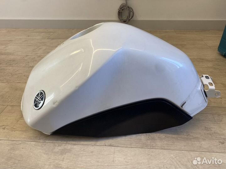 Топливный бак Yamaha xj6