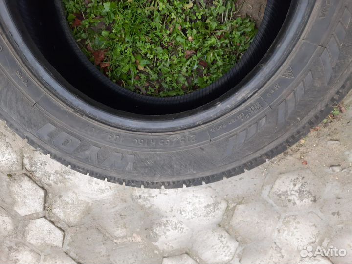 Yokohama W.Drive WY01 215/65 R16