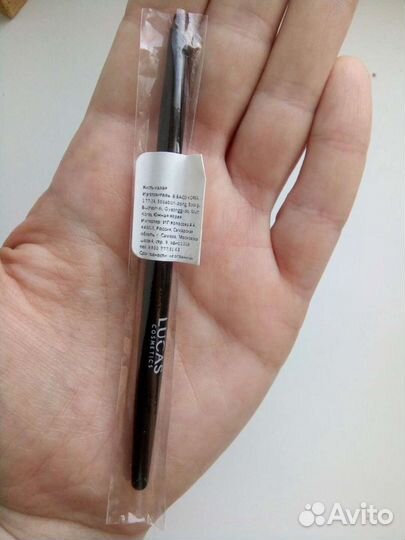 Кисть для окрашивания бровей