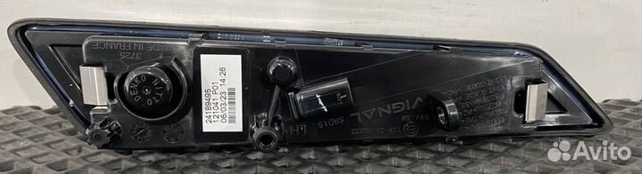 Поворотник левый Volvo FH5 84389663