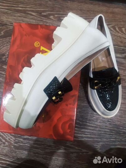 Лоферы женские демисезонные