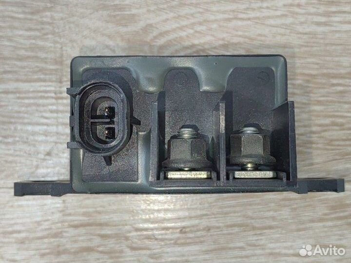 Реле включения вентилятора Bmw X5 Рест E70 рест