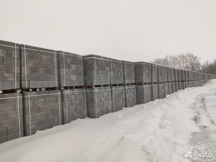 Полнотелый блок керамзитобетонный М50