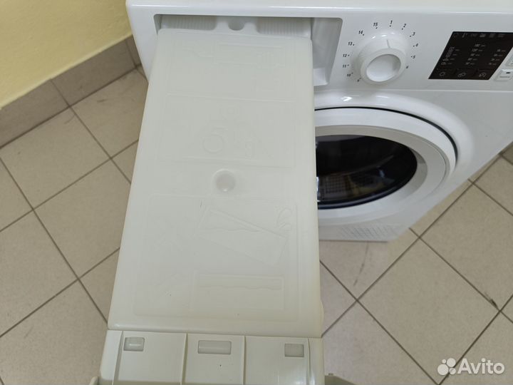 Сушильная машина Ariston новая