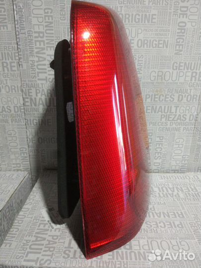 Фонарь задний левый Renault Logan