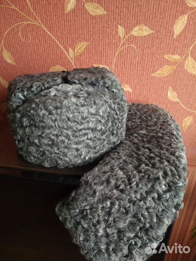 Шапка каракулевая цельная с воротником