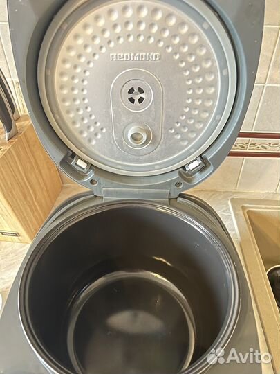 Мультиварка Redmond RMC - M4510