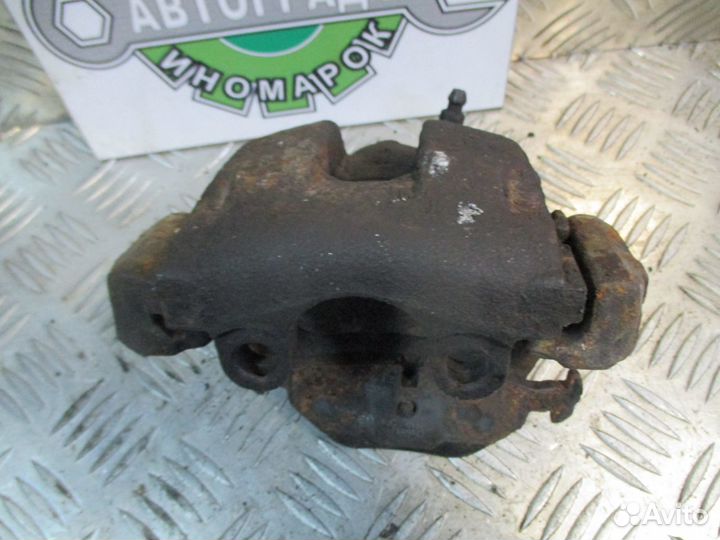 Суппорт задний правый не вентилируемый BMW 3 E46