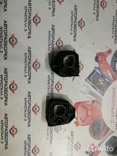 Подушка радиатора боковая Фольксваген Шкода