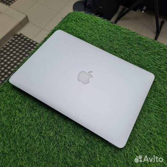 Apple MacBook Air 13 (2011)
