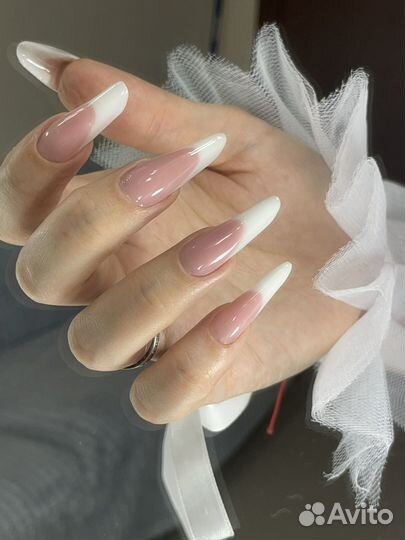 Маникюр педикюр