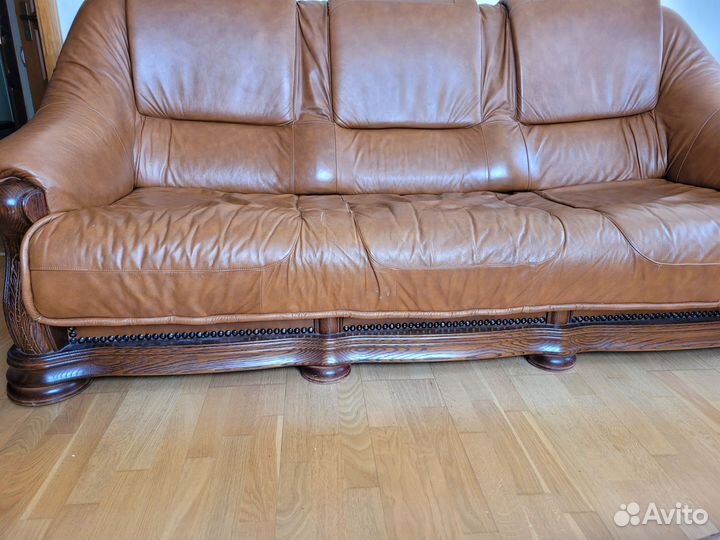 Кожаный диван бу