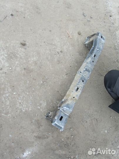 Усилитель переднего бампера suzuki grand vitara 07