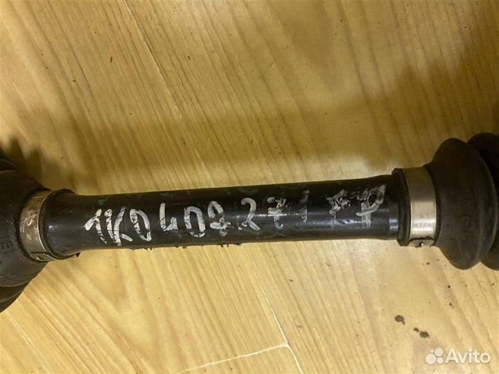 Полуось передняя левая Vw Tiguan 16